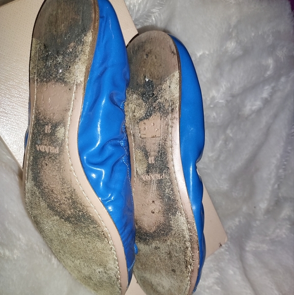Authenticated Prada Blue Patent Leather Bow Flats - Picture 11 of 12